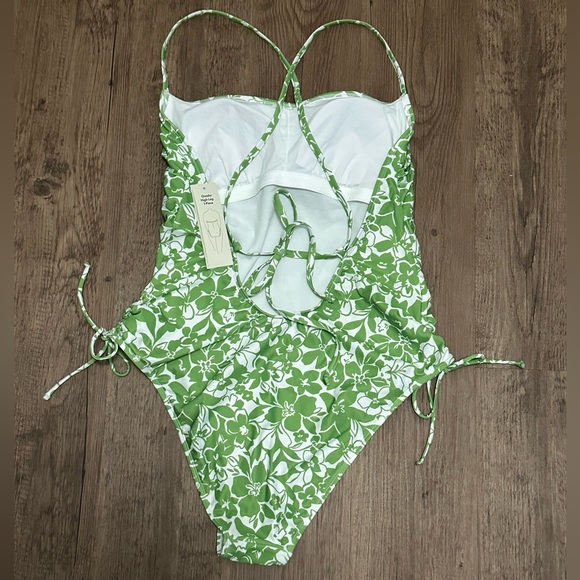 NWT No Boundaries Strappy Scoop One Piece Swimsuit Size XL - Picture 5 of 6